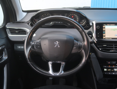 Peugeot 2008 2016 1.2 PureTech 94124km SUV