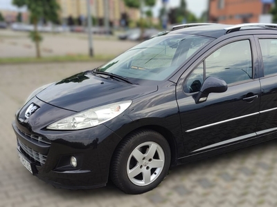 Peugeot 207 SW kombi 1,4l benzyna 95 KM 2011 rok dach panoramiczny