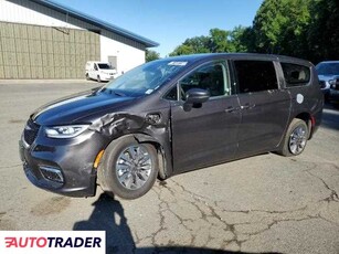 Chrysler Pacifica 3.0 hybrydowy 2023r. (EAST GRANBY)