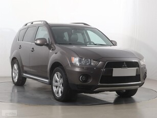 Mitsubishi Outlander II , Salon Polska, Serwis ASO, 174 KM, 7 miejsc, Klimatronic,