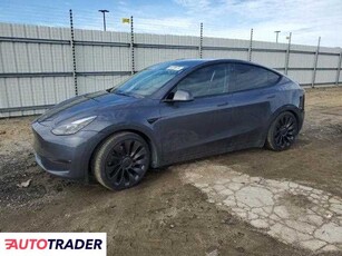 Tesla Model Y benzyna 2023r. (LUMBERTON)