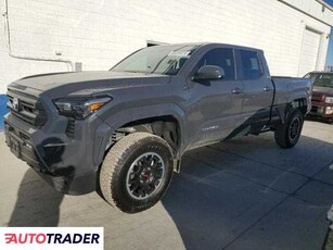 Toyota Tacoma 2.0 benzyna 2024r. (FARR WEST)