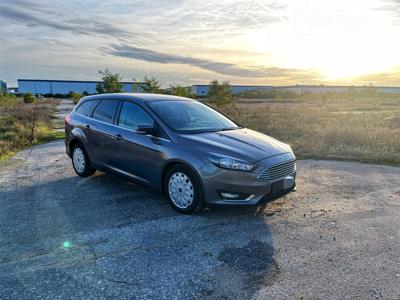 Ford Focus III 1.5 TDCI Titanium, czujniki 360*, sam parkuje grzane fotele i kier