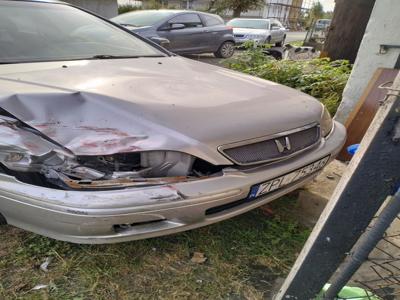 Honda Accord po uderzeniu jeździ