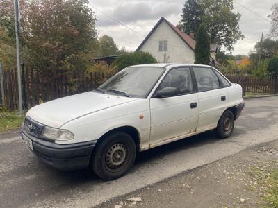 Opel Astra 1.4 gaz hak sedan sprawna