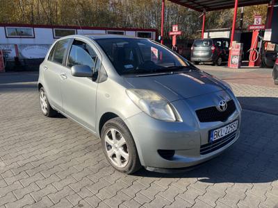 Toyota yaris klima super stan !!! Długie opłaty !!