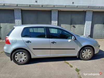 Volkswagen Golf V 1.6 FSI