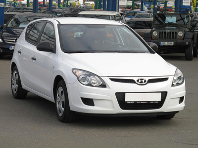 Hyundai i30 2009 1.4 CVVT 185793km ABS