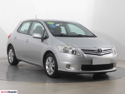 Toyota Auris 1.6 130 KM 2011r. (Piaseczno)