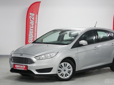 FORD FOCUS hatchback