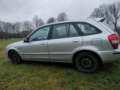 Mazda 323f 2001r benzyna 1.6