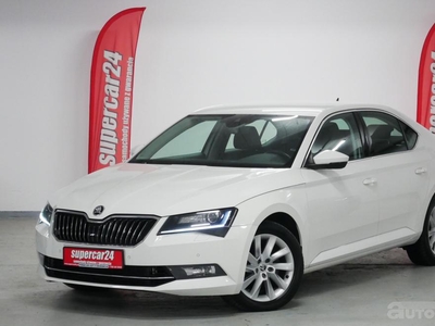 SKODA SUPERB hatchback