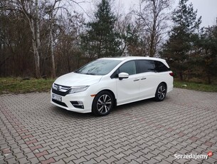 Honda Odyssey Elite / 8 osób/ 10 biegów