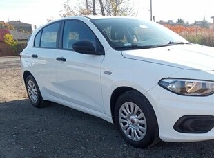 Lśniący Fiat Tipo