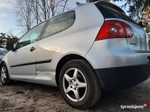 VW GOLF V 1.4 BENZYNA z de klima alu