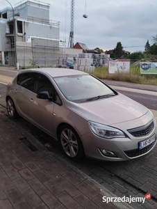 Opel Astra J Perełka, Grzane fotele Navi