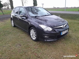 Hyundai i30 1.4 Benzyna bogate wyposażenie