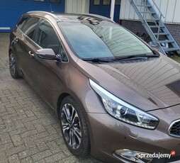 Kia Cee'd panoramiczny dach 1,6 CDRI 128 KM