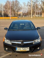 Opel Astra H GTC 1.8 beznyza COSMO