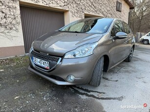 Peugeot 208 2012r