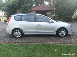 Sprzedam Hyundaia i30 CW 1.6 crdi o mocy 126 km.