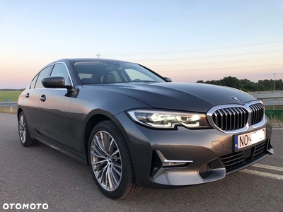 BMW Seria 3 320d xDrive Luxury Line