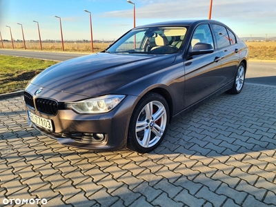 BMW Seria 3 328i xDrive Sport-Aut Modern Line