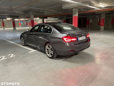 BMW Seria 3 330i xDrive Sport Line