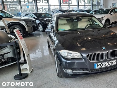 BMW Seria 5 525d xDrive Touring Sport-Aut Luxury Line