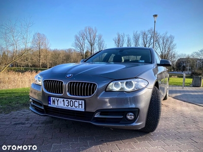 BMW Seria 5 528i xDrive Luxury Line