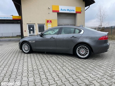 Jaguar XE 2.0 D Prestige