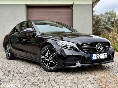 Mercedes-Benz Klasa C 300 9G-TRONIC