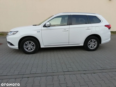 Mitsubishi Outlander PHEV Instyle NAVI