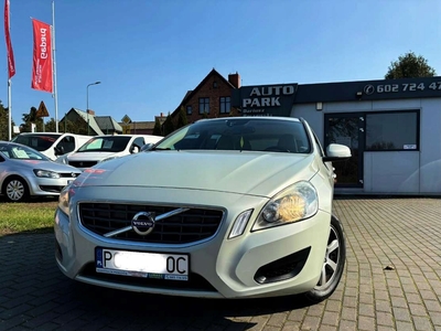 Volvo V60 I Kombi 1.6 DRIVe 115KM 2011