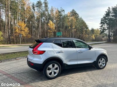 Volvo XC 40 T5 AWD Momentum