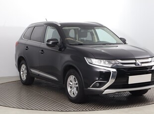 Mitsubishi Outlander III , Klimatronic, Tempomat, Podgrzewane siedzienia