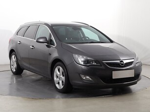 Opel Astra J , Xenon, Klimatronic, Tempomat, Parktronic,