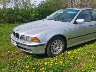 BMW e39 528i stan kolekcjonerski bezwypadkowy 100% oryginalny przebieg!