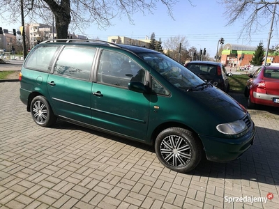 Ekonomiczny 7 osobowy z hakiem VW Sharan r98 p1.9d-90 koni