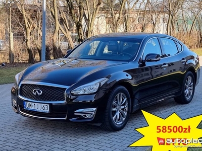 Infiniti Q70