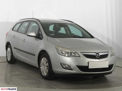 Opel Astra 1.4 118 KM 2011r. (Piaseczno)