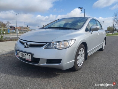 Sprzedam Hondę Civic VIII 1.8 140 KM sedan wersja wyposażeni