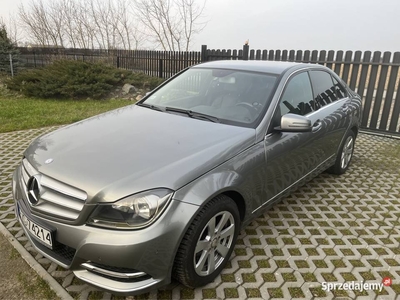 Sprzedam Mercedesa w 204 po lifcie w wersji avangarde