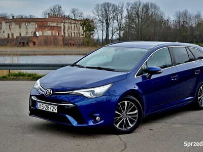 Toyota Avensis 1.8 benzyna 2016 rok