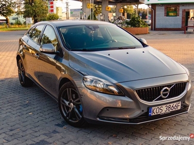 Volvo v40 d2 2017r