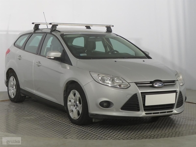 Ford Focus III , Salon Polska, Klima, Parktronic, Podgrzewane siedzienia