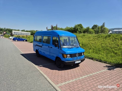 Mercedes-Benz 210*Kaczka*2,9 diesel 95KM* 9 osobowy *Niski przebieg*