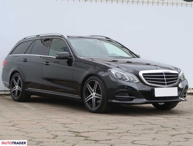 Mercedes E-klasa 2.0 181 KM 2013r. (Piaseczno)