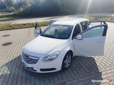 Opel Insignia 2.0 CDTi, 160KM, kombi, hak, klima, telefon