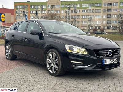 Volvo V60 2.4 hybrydowy 215 KM 2014r. (lubin)